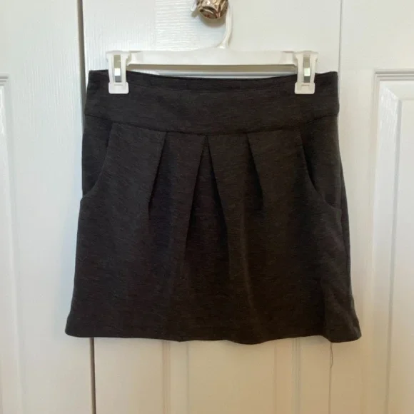 Derek HEART Charcoal Gray Pleated Mini Skirt w/ Pockets - Picture 4 of 8